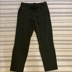 Lululemon on the fly 7/8 pant. Luxtreme fabric